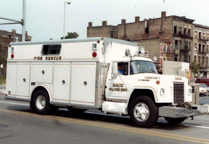 MVFD Rescue 1 late 1970s.jpg